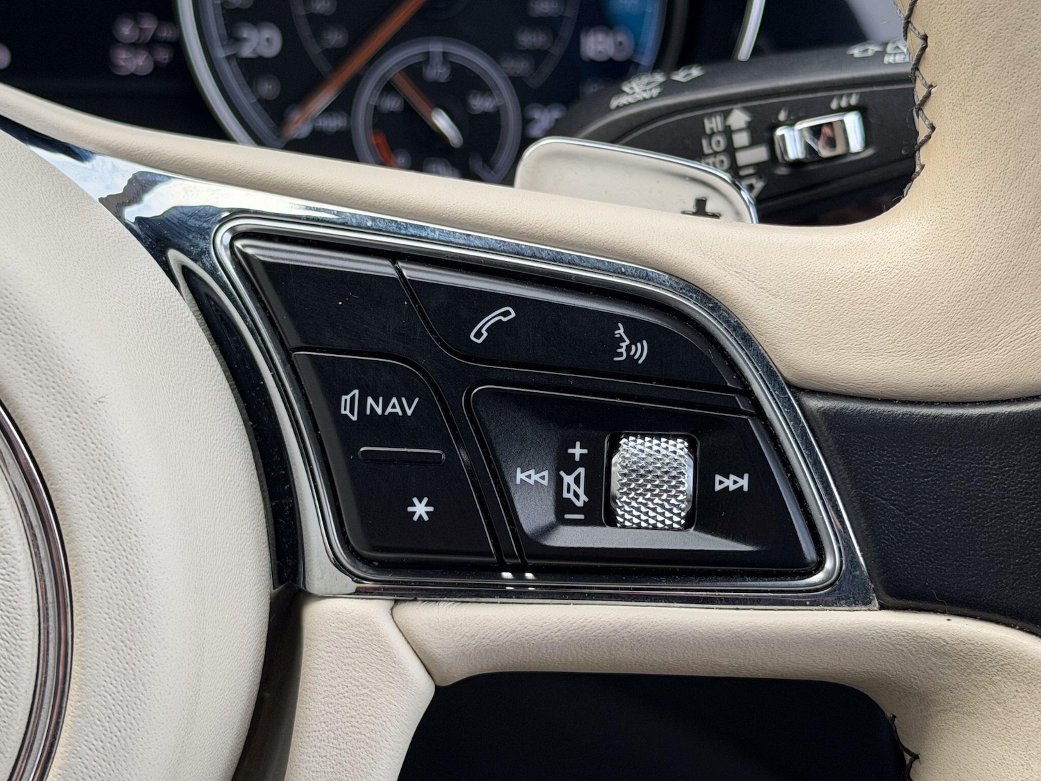 Used Bentley Bentayga 2017 for sale - 77993922: Photo 43