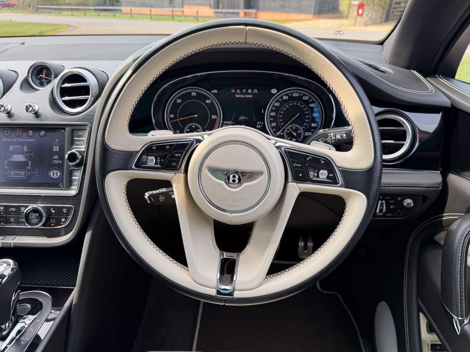 Used Bentley Bentayga 2017 for sale - 77993922: Photo 7