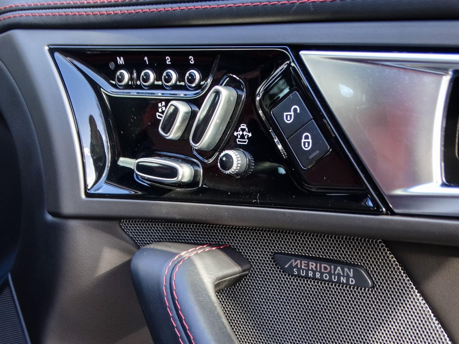 Used Jaguar F-Type 2014 for sale - 78033936: Photo 19