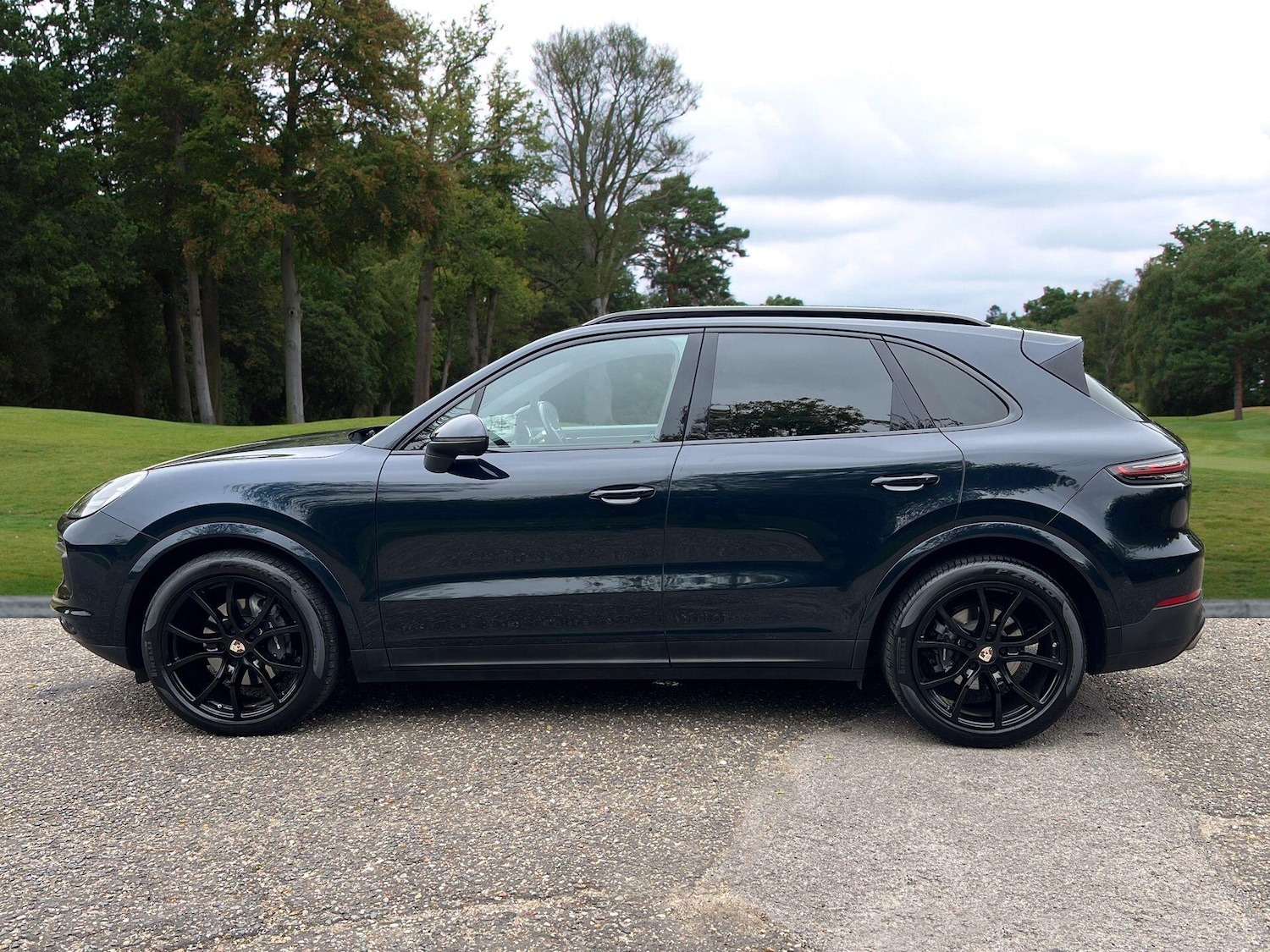 Used Porsche Cayenne 2019 for sale - 76987981: Photo 2