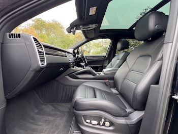 Used Porsche Cayenne 2019 for sale - 76987981: Photo