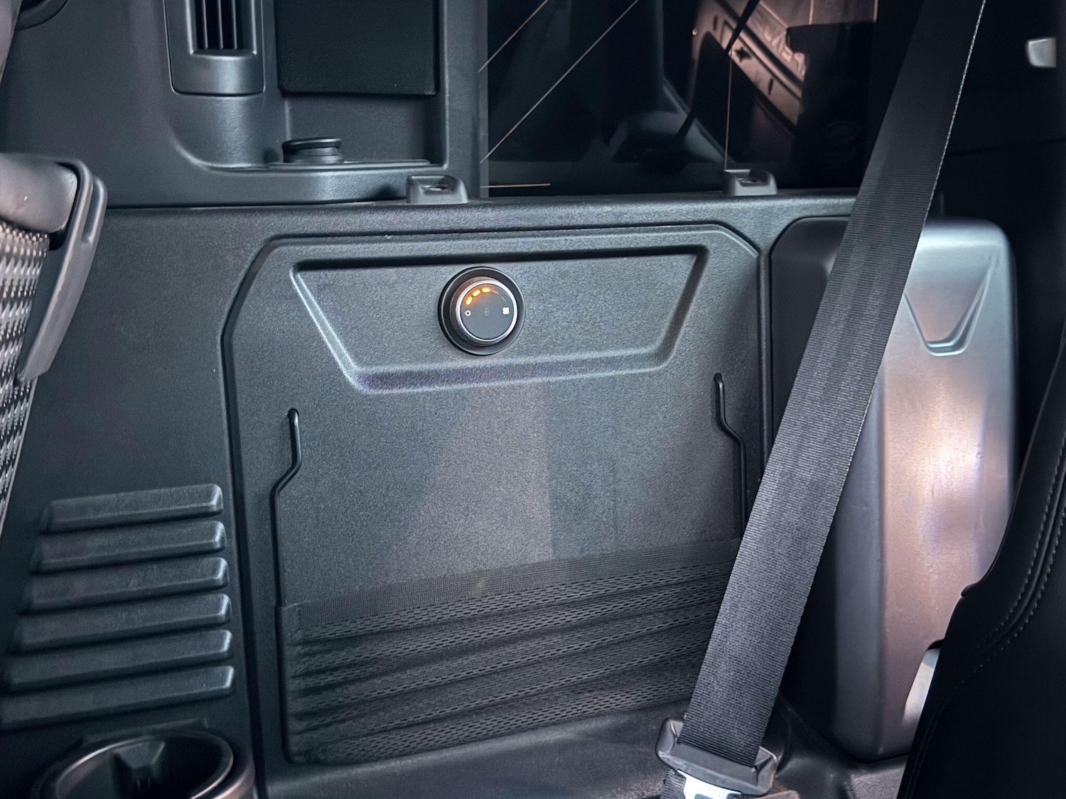 Used Land Rover Defender 110 2020 for sale - 77190820: Photo 15