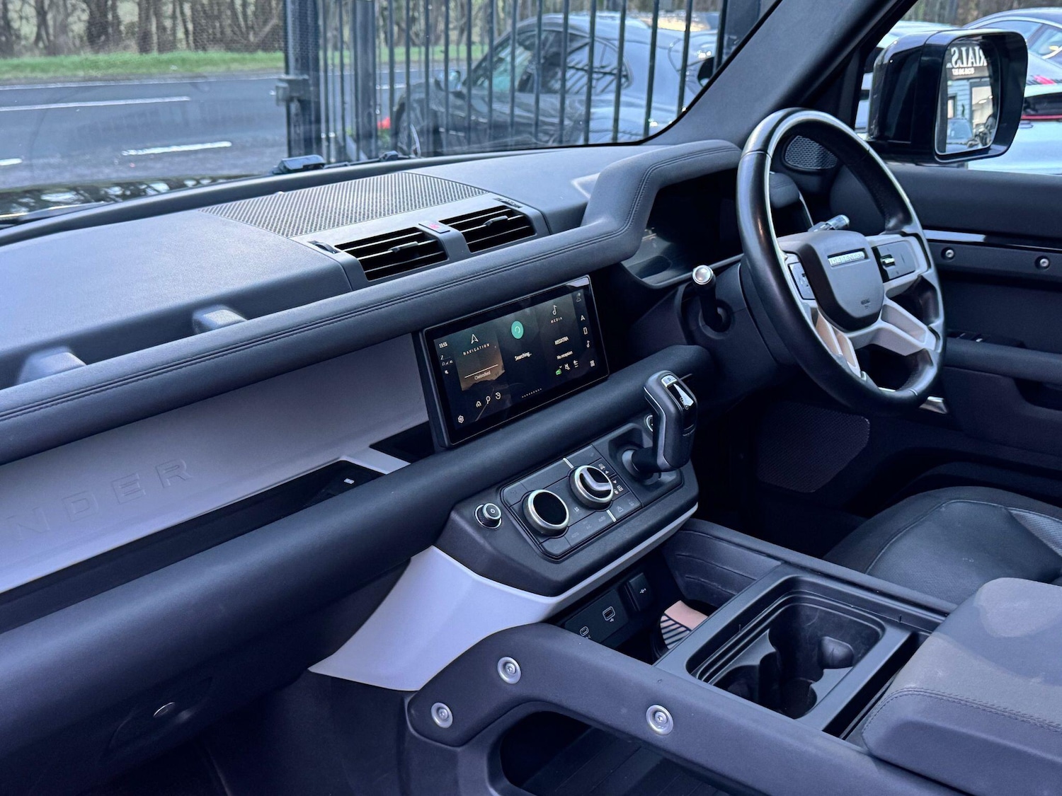 Used Land Rover Defender 2020 for sale - 77190820: Photo 3