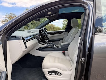 Used Porsche Cayenne 2020 for sale - 75532675: Photo