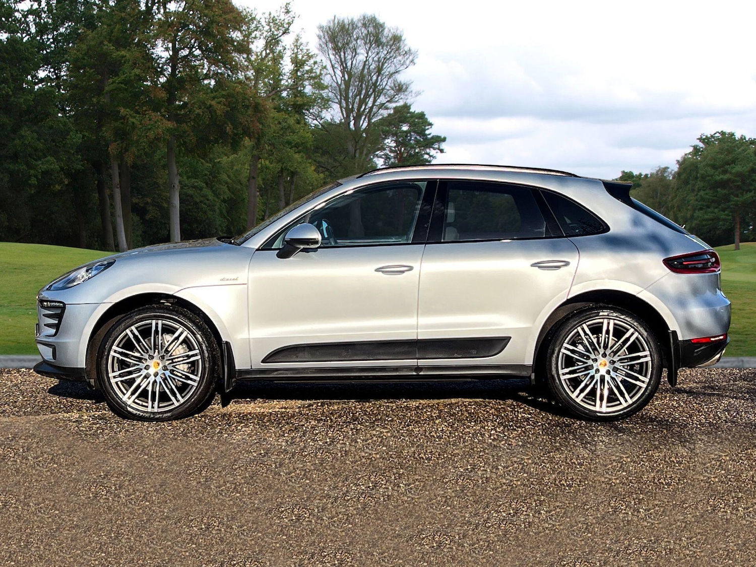 Used Porsche Macan 2015 for sale - 76839798: Photo 2