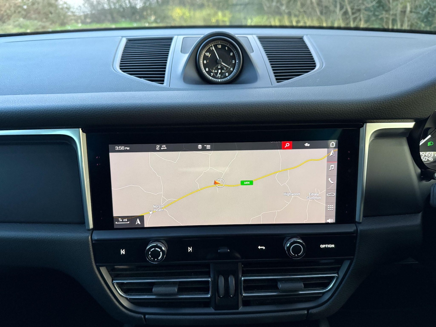 Used Porsche Macan 2021 for sale - 76942582: Photo 15