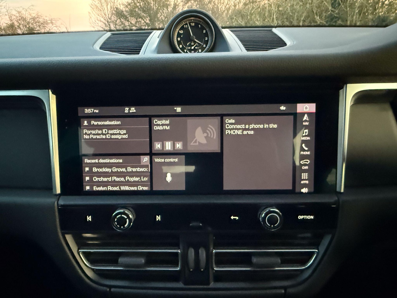 Used Porsche Macan 2021 for sale - 76942582: Photo 16