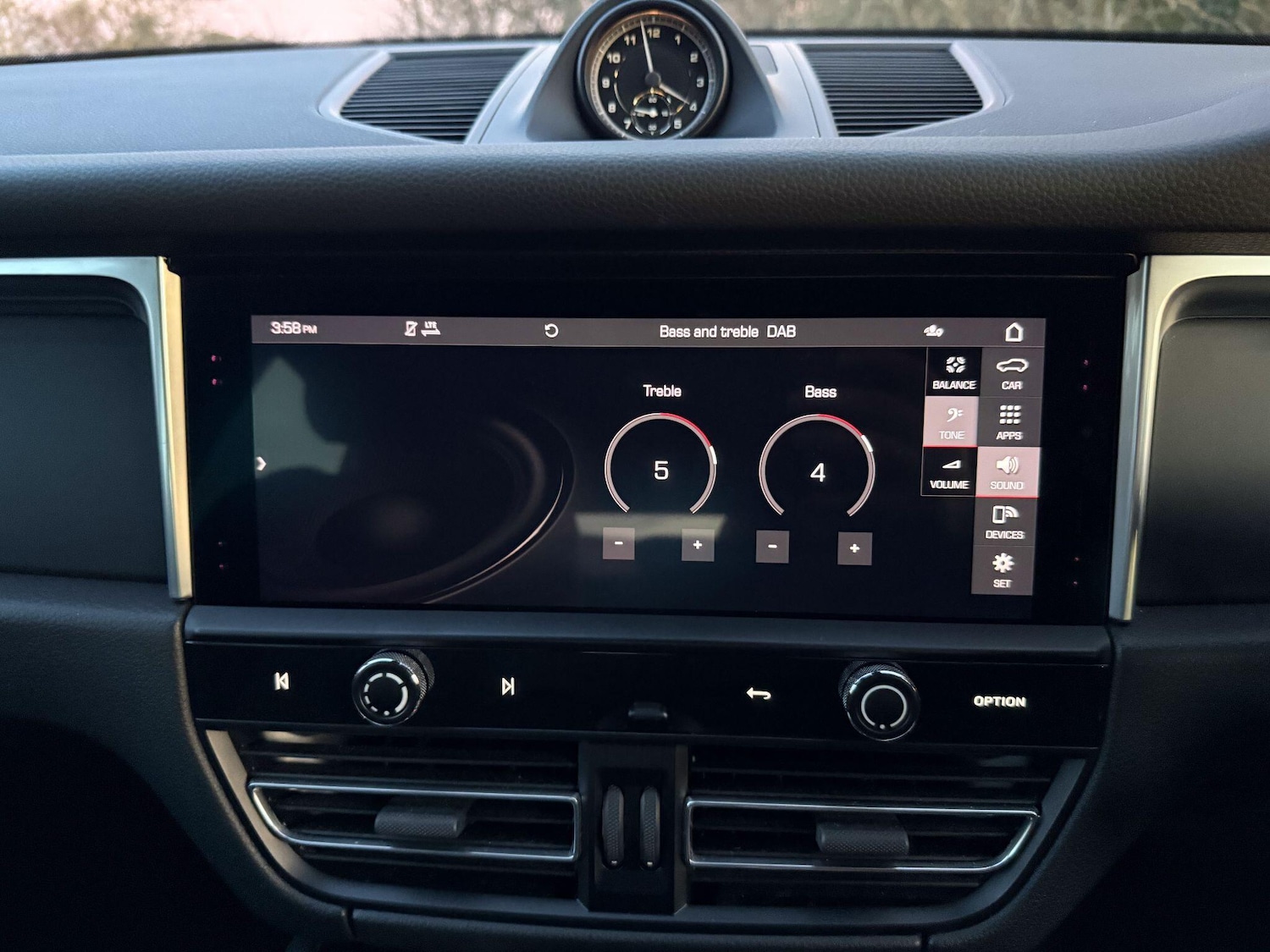 Used Porsche Macan 2021 for sale - 76942582: Photo 21