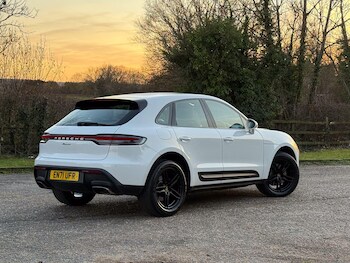 Used Porsche Macan 2021 for sale - 76942582: Photo