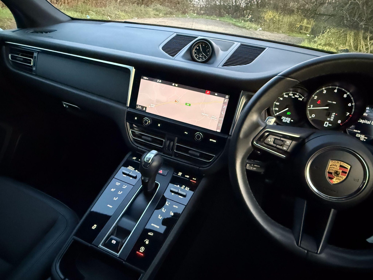 Used Porsche Macan 2021 for sale - 76942582: Photo 6