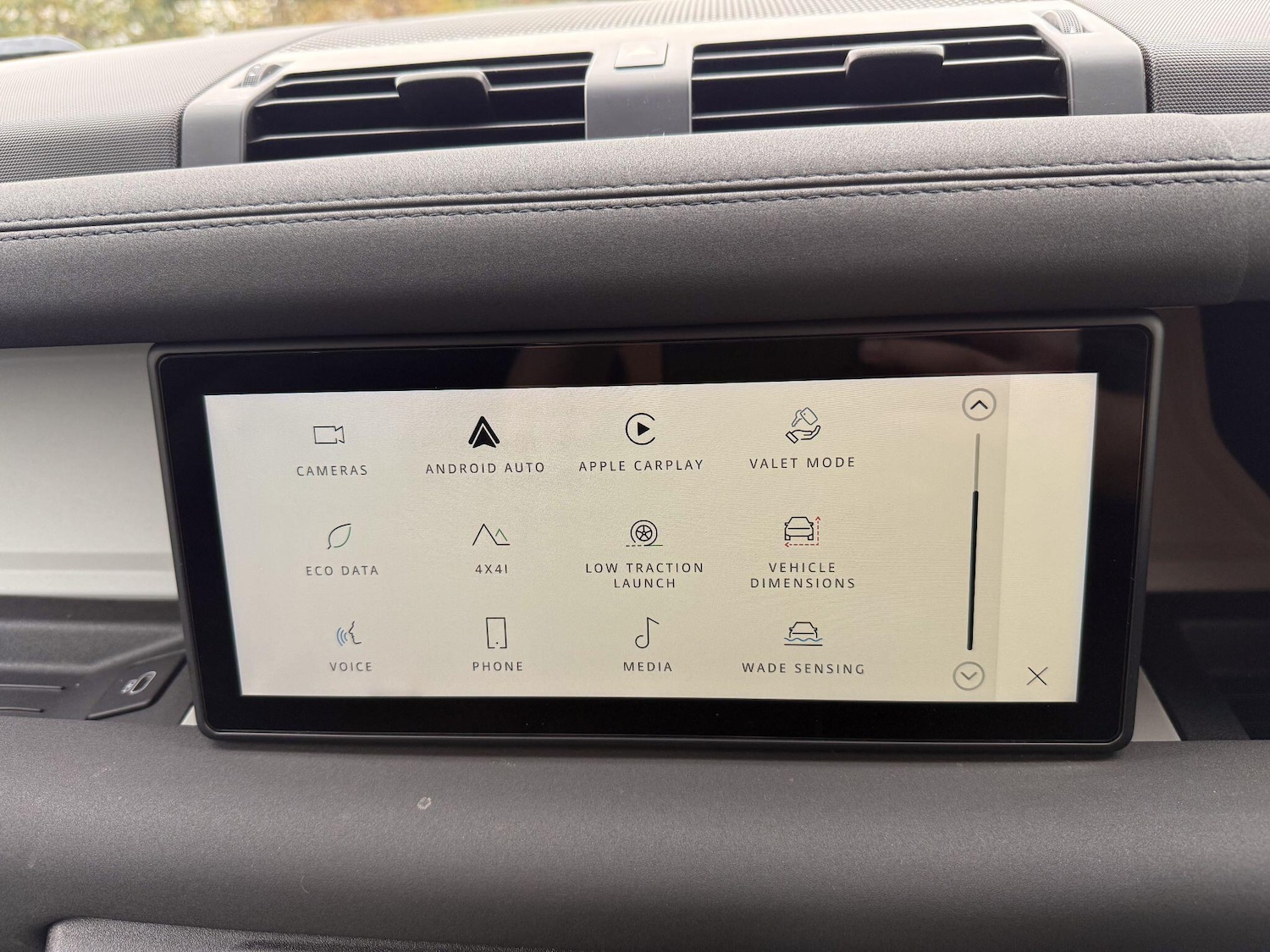 Used Land Rover Defender 2022 for sale - 76484433: Photo 22