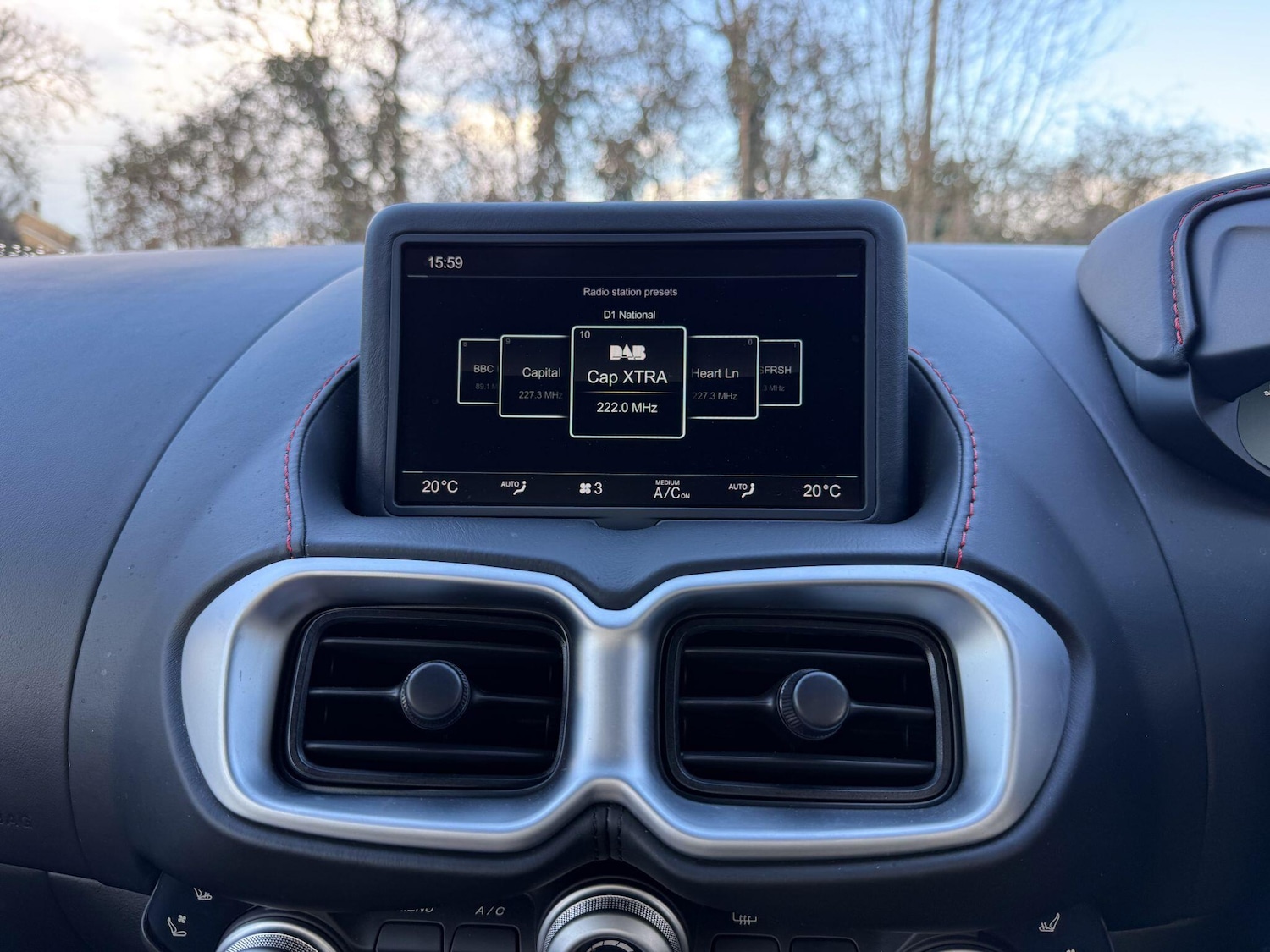 Used Aston Martin Vantage 2019 for sale - 77925533: Photo 18