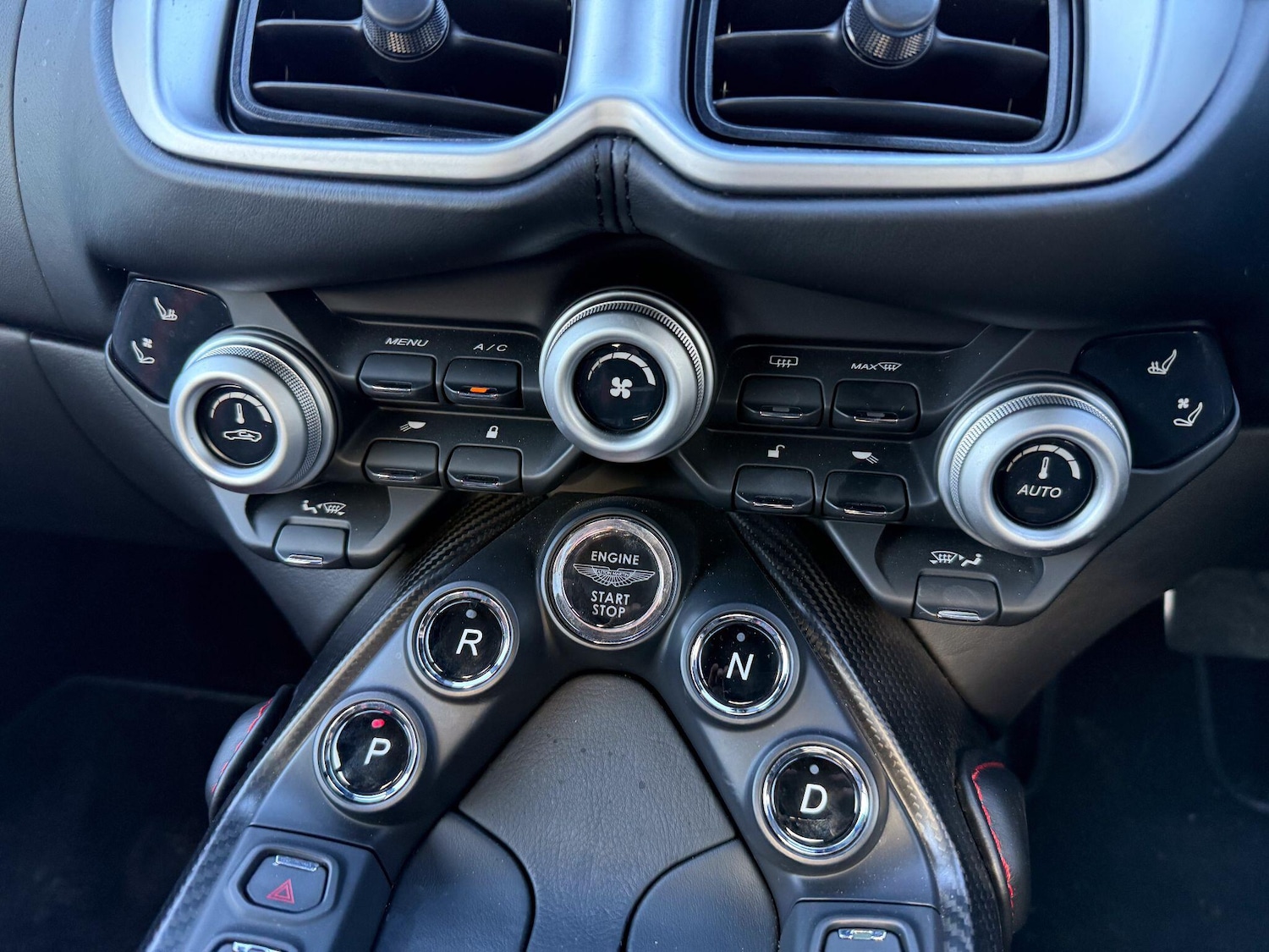 Used Aston Martin Vantage 2019 for sale - 77925533: Photo 24