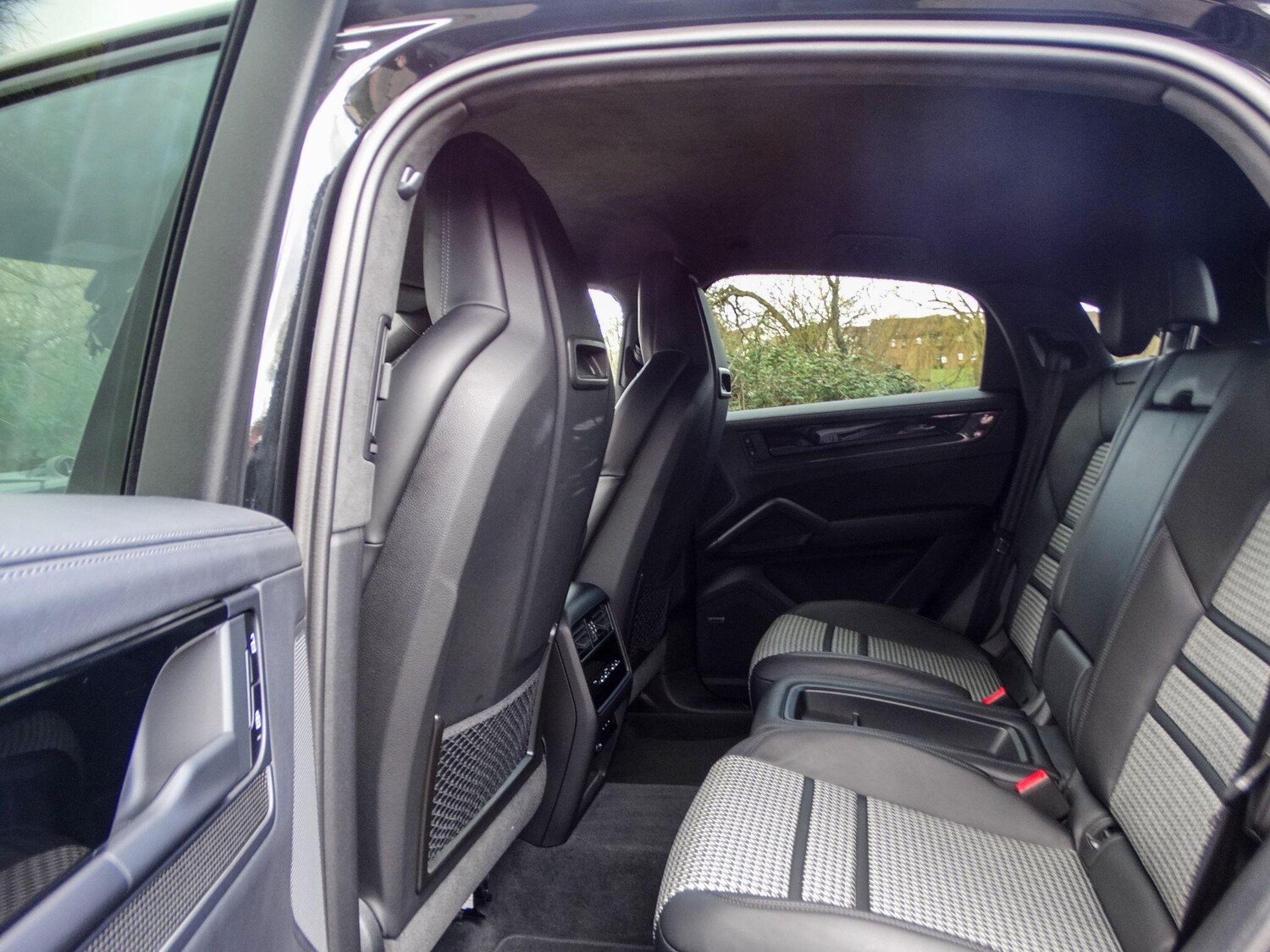 Used Porsche Cayenne 2024 for sale - 78033940: Photo 16