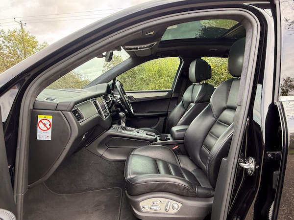 Used Porsche Macan 2017 for sale - 76227265: Photo 3