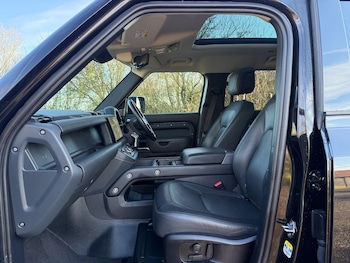 Used Land Rover Defender 110 2023 for sale - 77174466: Photo