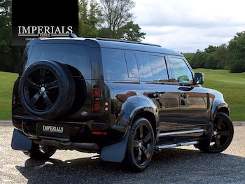 Used Land Rover Defender 110 2023 for sale - 77174466: Photo