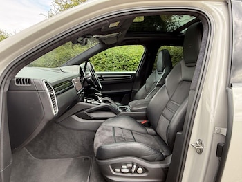Used Porsche Cayenne 2020 for sale - 75448692: Photo
