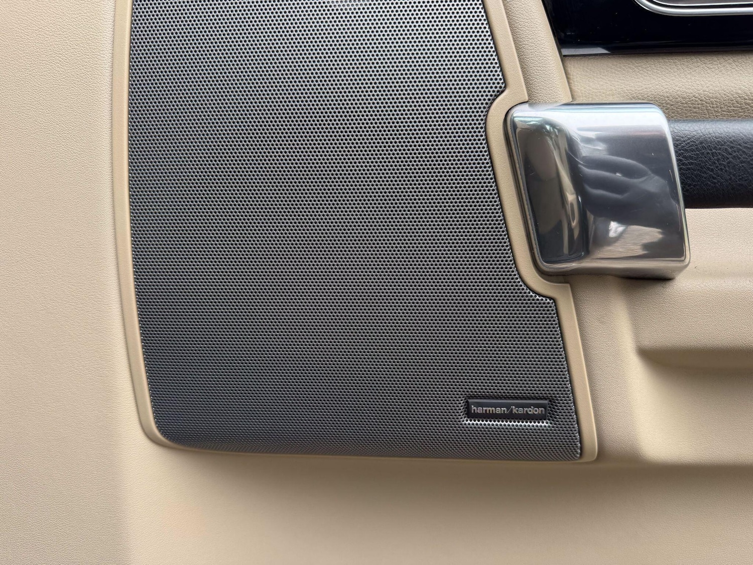 Used Land Rover Discovery 4 for sale - 77809179: Photo 8