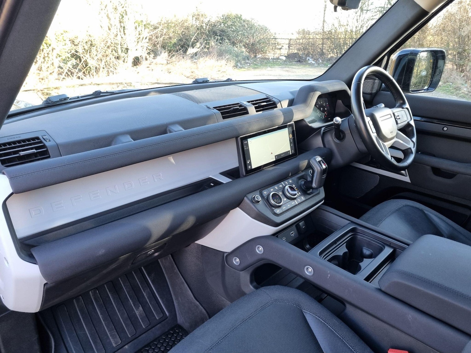 Used Land Rover Defender 2021 for sale - 76645592: Photo 12