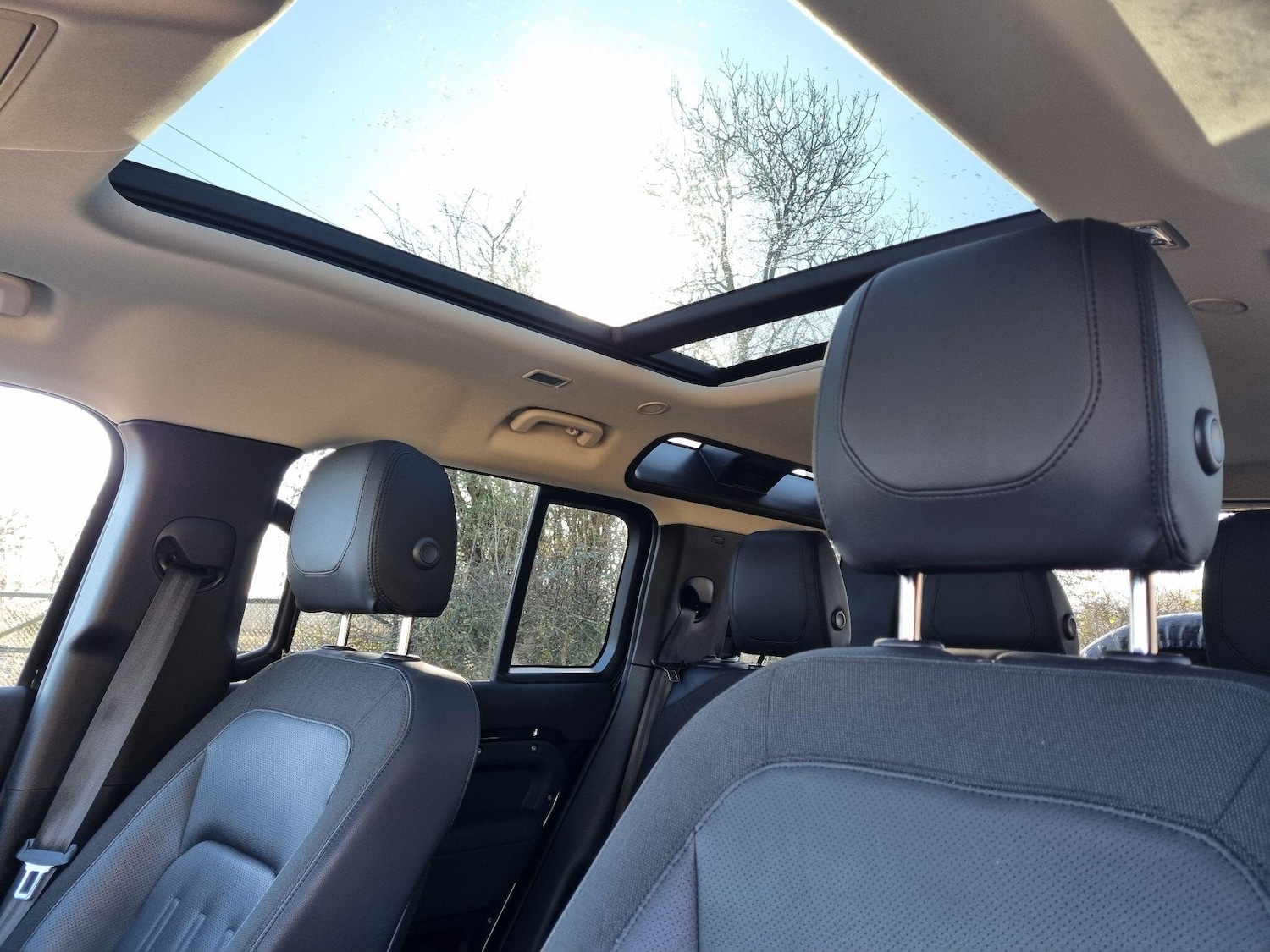 Used Land Rover Defender 2021 for sale - 76645592: Photo 13