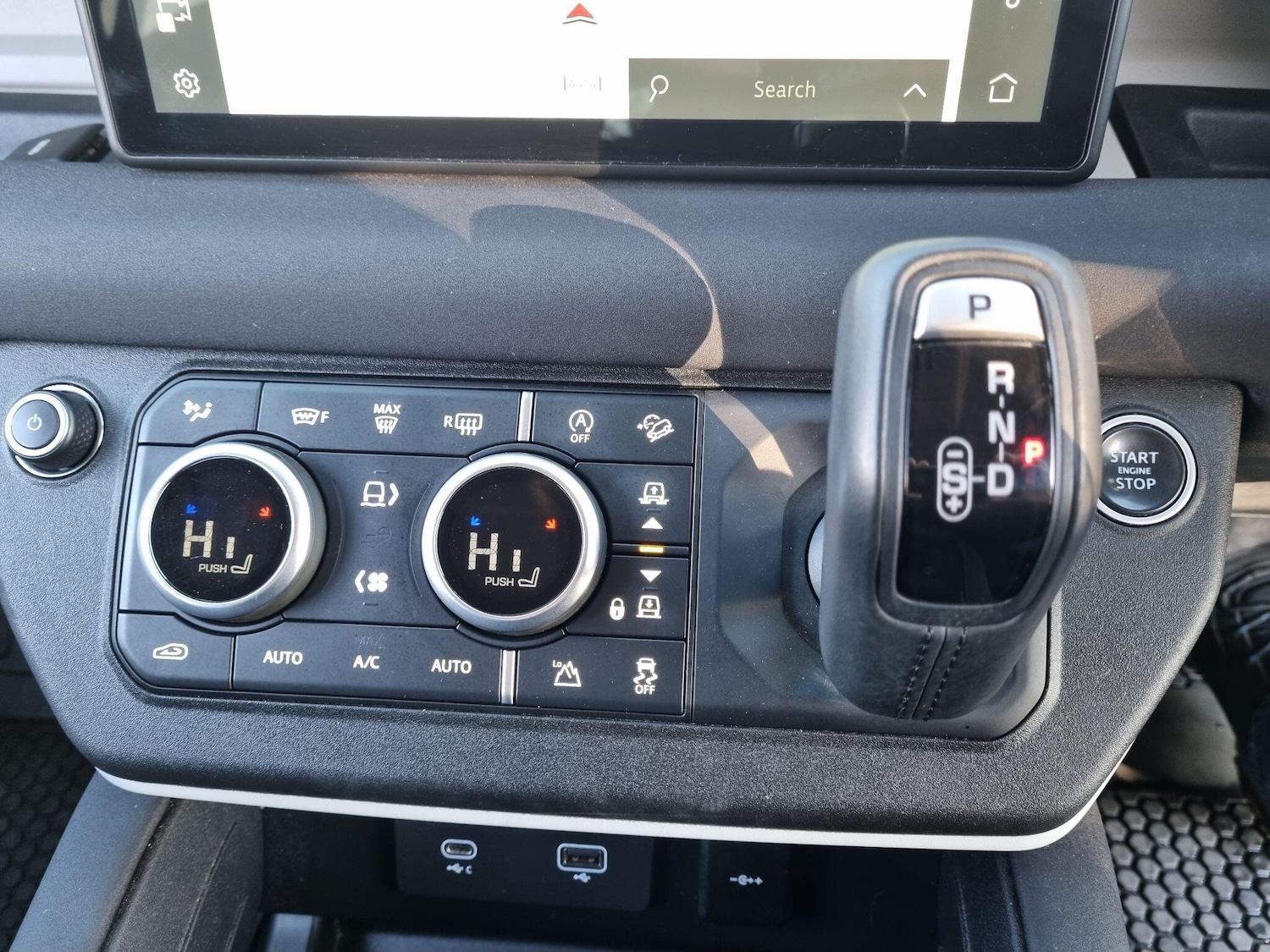 Used Land Rover Defender 2021 for sale - 76645592: Photo 21