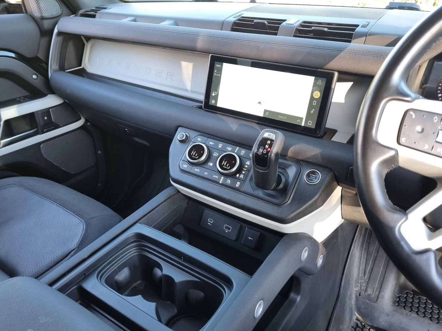 Used Land Rover Defender 2021 for sale - 76645592: Photo 6