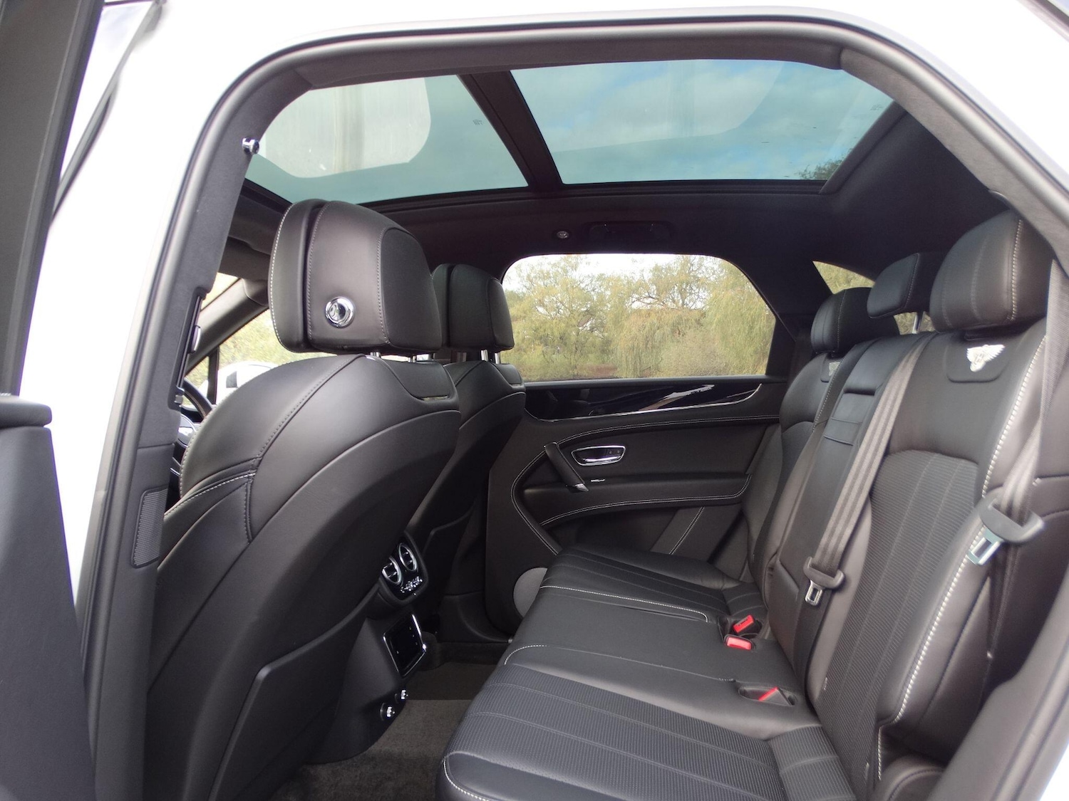 Used Bentley Bentayga 2018 for sale - 76613186: Photo 14