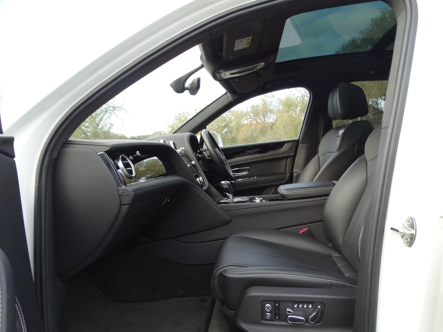 Used Bentley Bentayga 2018 for sale - 76613186: Photo 3