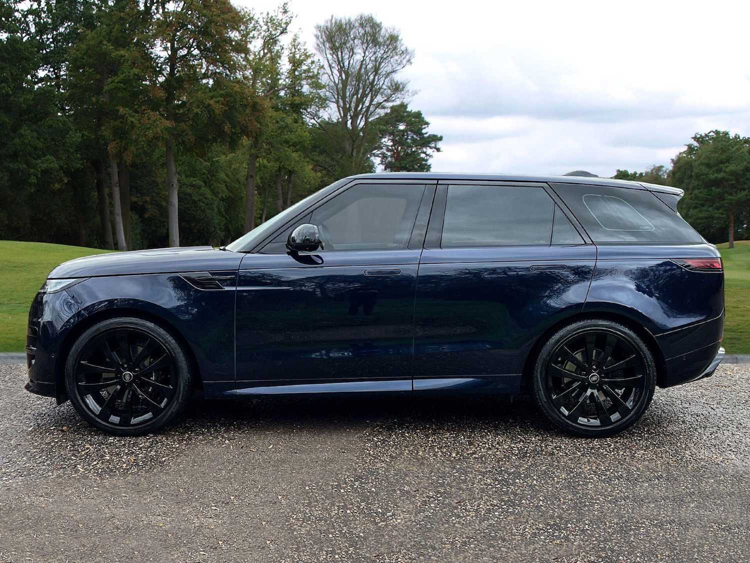 Used Land Rover Range Rover Sport 2023 for sale - 76572662: Photo 2