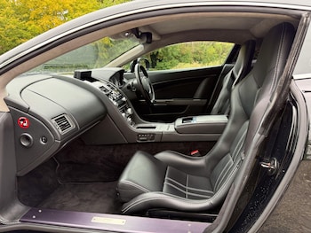 Used Aston Martin Vantage 2010 for sale - 77646929: Photo