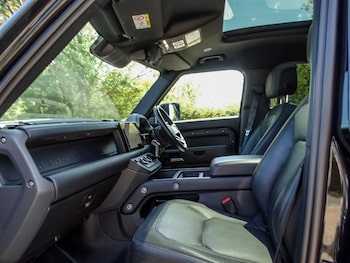 Used Land Rover Defender 110 2022 for sale - 79236932: Photo