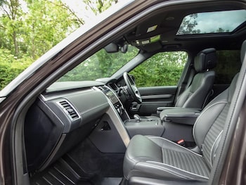 Used Land Rover Discovery 2023 for sale - 78892003: Photo