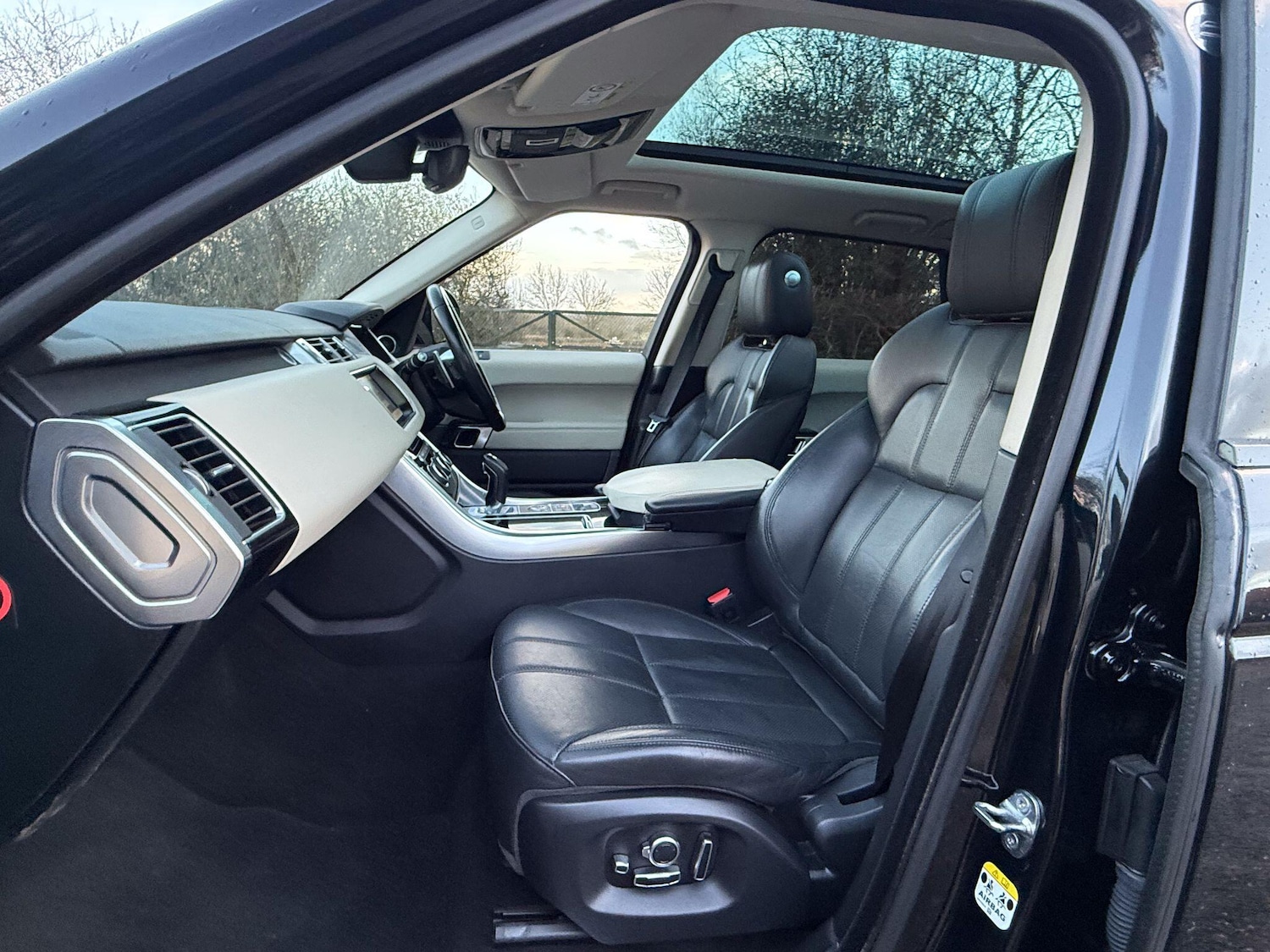 Used Land Rover Range Rover Sport 2017 for sale - 76839483: Photo 3