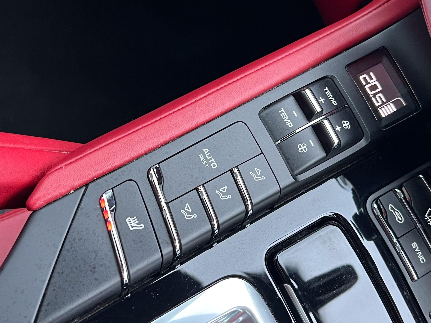 Used Porsche Cayenne 2015 for sale - 77144453: Photo 28