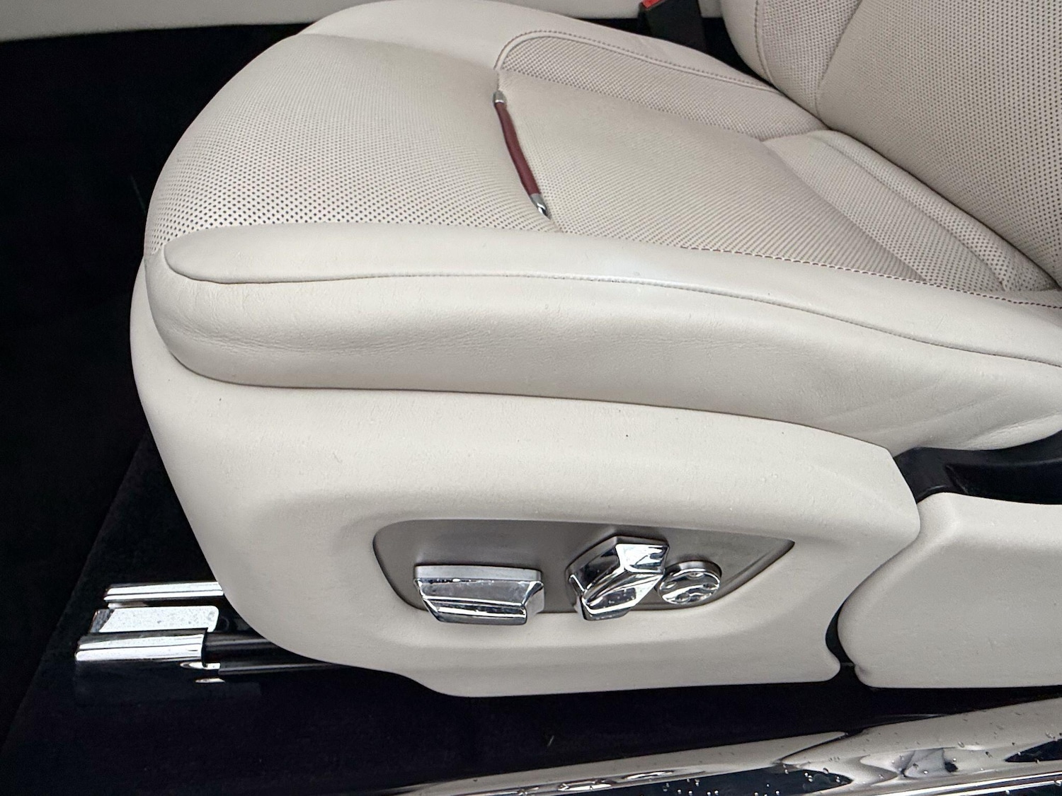 Used Rolls-Royce Silver Dawn 2016 for sale - 76585302: Photo 15