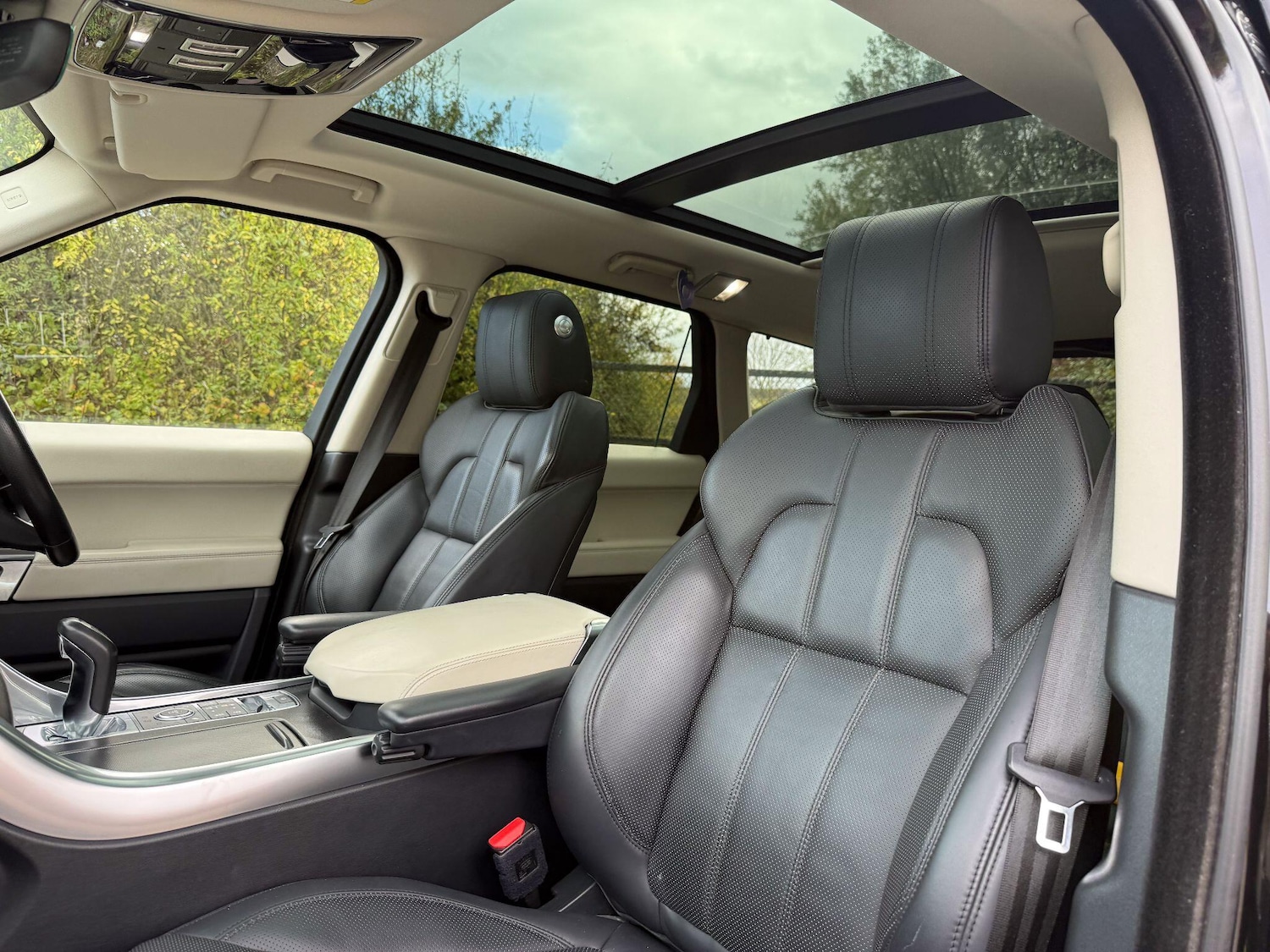 Used Land Rover Range Rover Sport 2017 for sale - 76381038: Photo 10