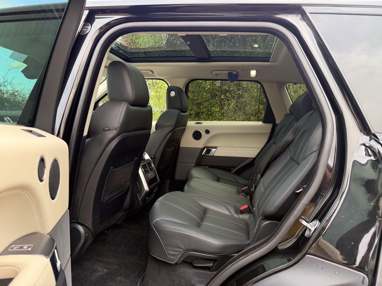 Used Land Rover Range Rover Sport 2017 for sale - 76381038: Photo 11