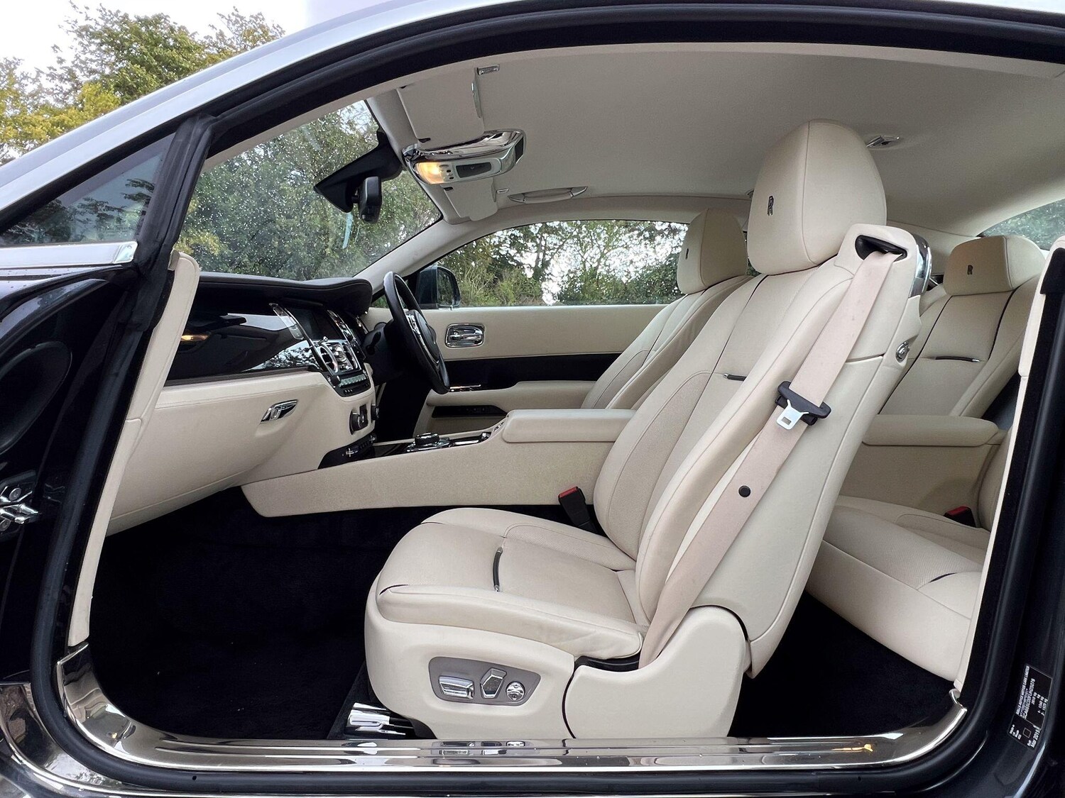 Used Rolls-Royce Wraith 2015 for sale - 75728876: Photo 3