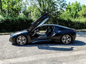 Used BMW i8 2018 for sale - 79157759: Photo