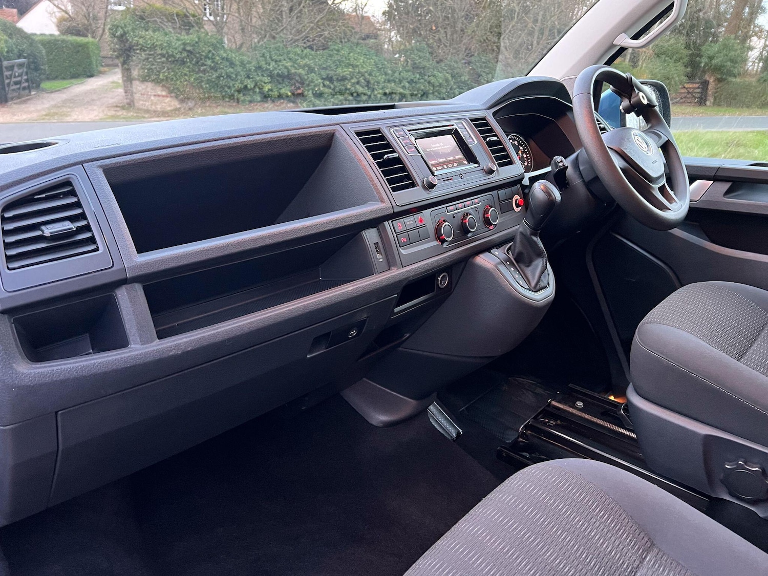 Used Volkswagen Transporter Shuttle 2018 for sale - 76613006: Photo 15