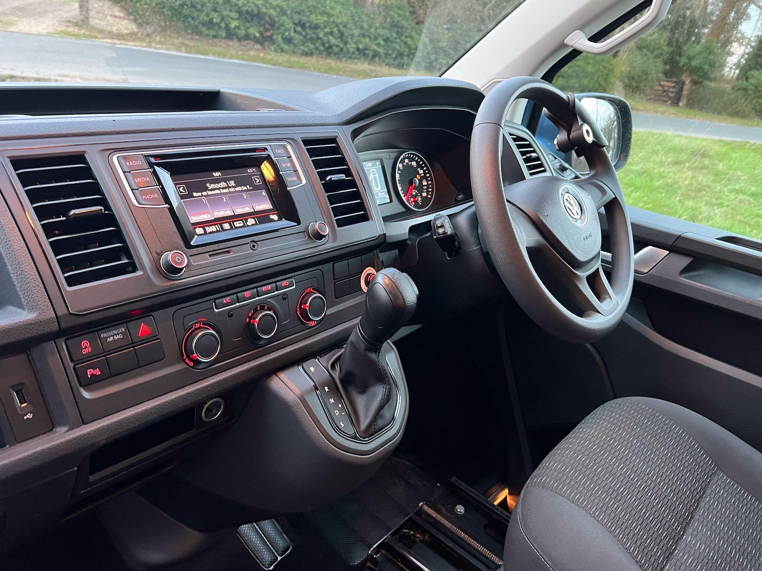 Used Volkswagen Transporter Shuttle 2018 for sale - 76613006: Photo 21