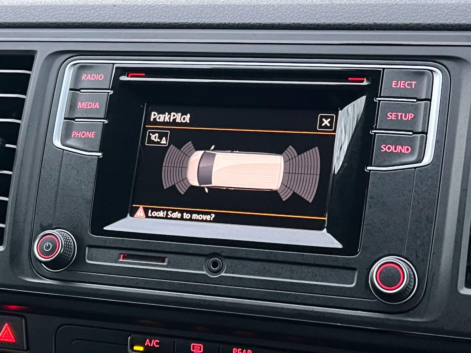 Used Volkswagen Transporter Shuttle 2018 for sale - 76613006: Photo 33