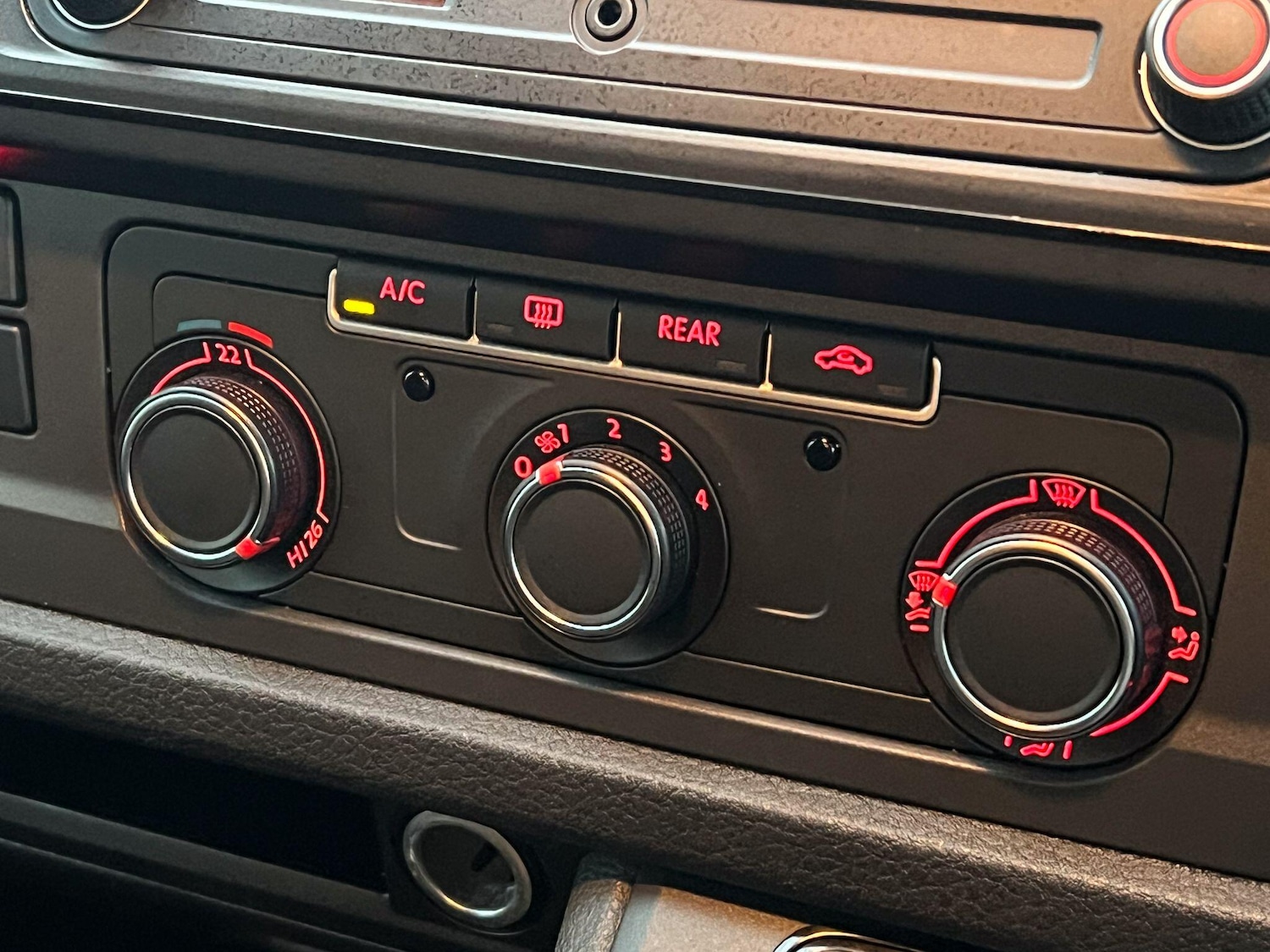 Used Volkswagen Transporter Shuttle 2018 for sale - 76613006: Photo 35