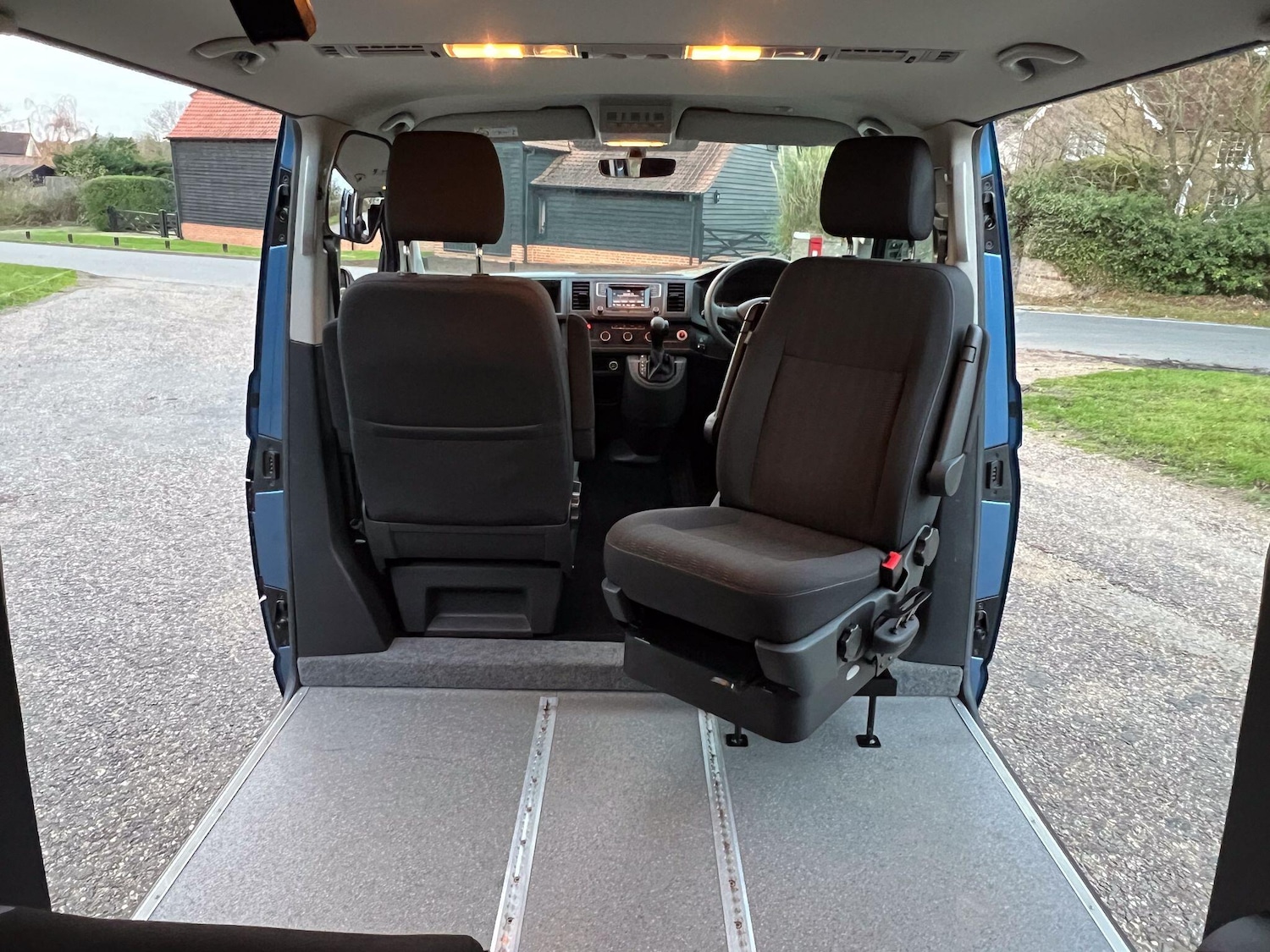 Used Volkswagen Transporter Shuttle 2018 for sale - 76613006: Photo 9