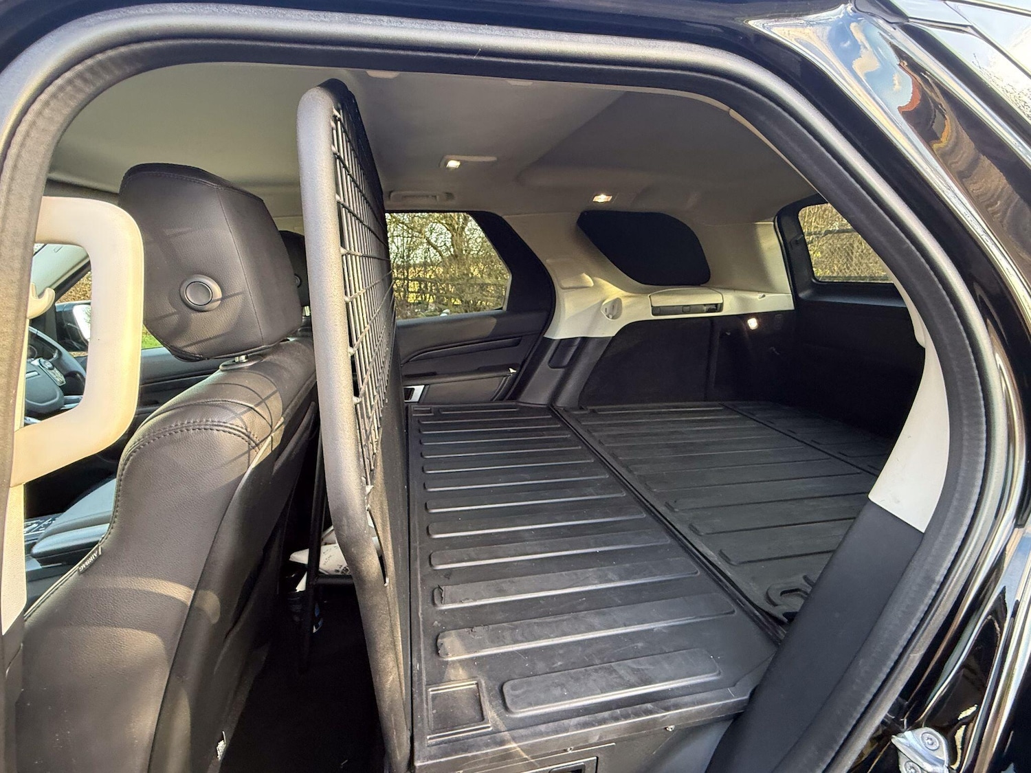 Used Land Rover Discovery 2019 for sale - 77074689: Photo 8