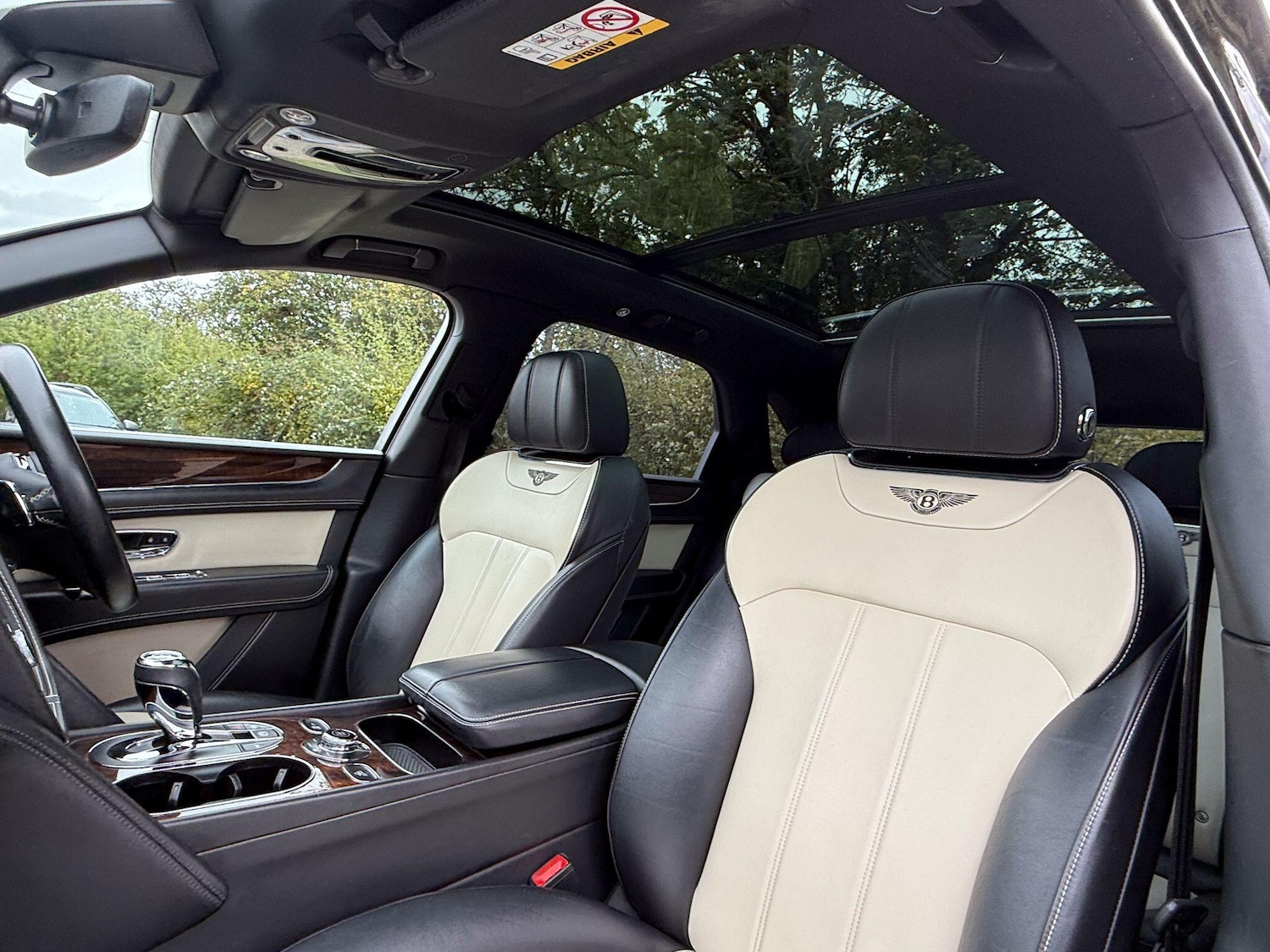 Used Bentley Bentayga 2017 for sale - 76227740: Photo 10