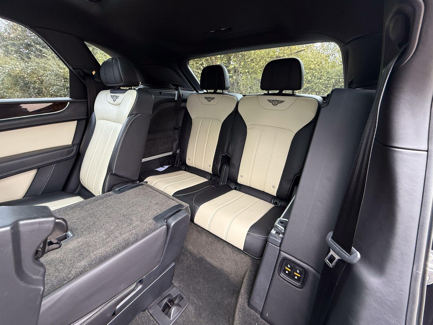 Used Bentley Bentayga 2017 for sale - 76227740: Photo 15