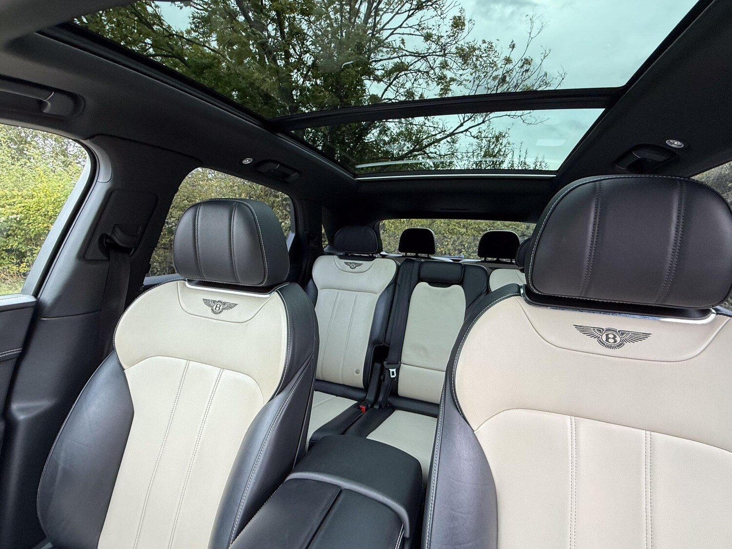 Used Bentley Bentayga 2017 for sale - 76227740: Photo 16