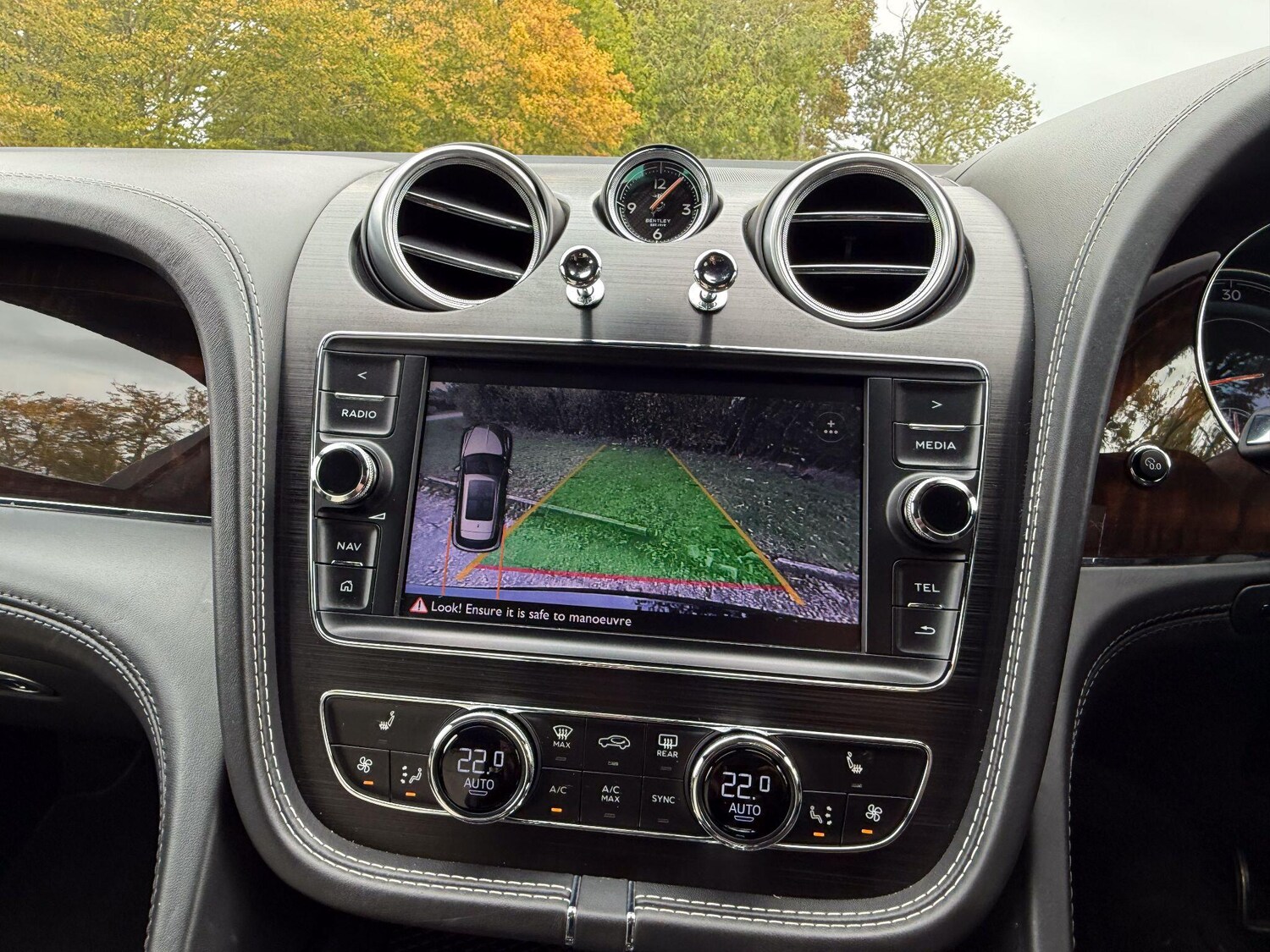 Used Bentley Bentayga 2017 for sale - 76227740: Photo 21